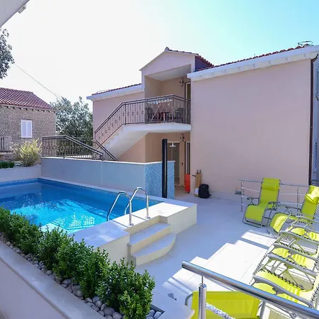 Lanterna Hotel 3*